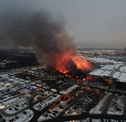 В ТЦ «Мега Химки» под Москвой произошел взрыв и пожар