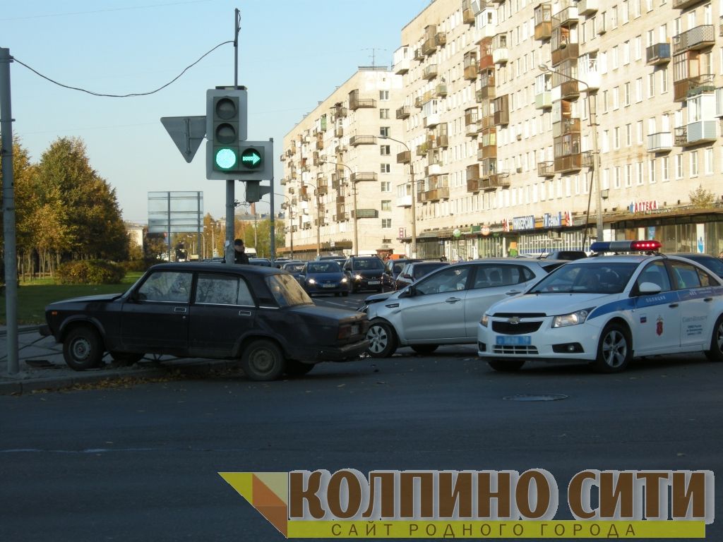 ДТП на перекрестке В.Слуцкой и Пролетарской: за рулем была беременная женщина ДТП на перекрестке В.Слуцкой и Пролетарской: за рулем была беременная женщина