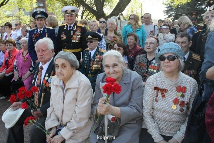 ФОТО: Торжественный митинг у стелы