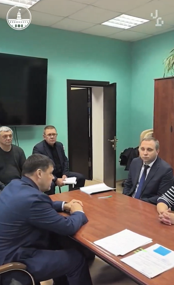 Председатель Жилищного комитета Денис Удод совместно с главой Колпинского района Николаем Гордеем провёл рабочий объезд