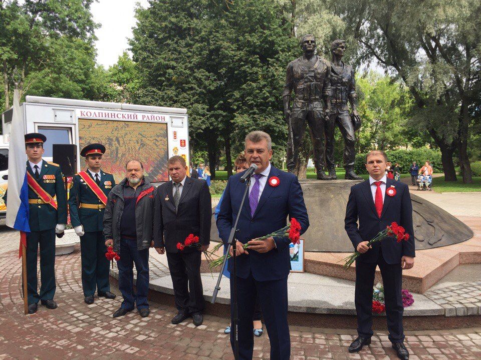 В Колпино увековечили подвиги российских защитников мирного населения в локальных войнах