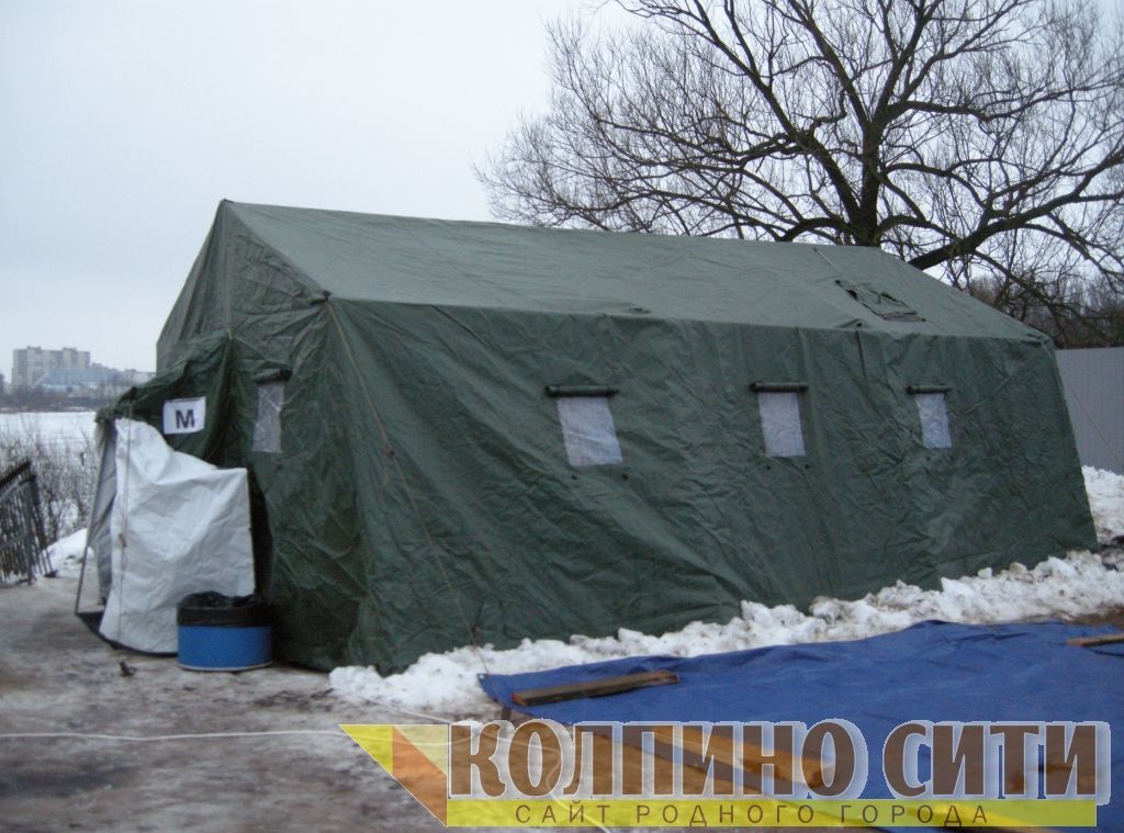 Крещенское &quot;моржевание&quot; у Свято-Троицкого собора