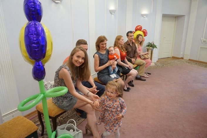 10 колпинских семей получили сертификаты на материнский капитал