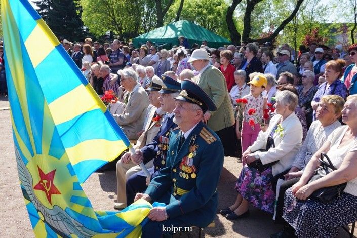 ФОТО: Торжественный митинг у стелы