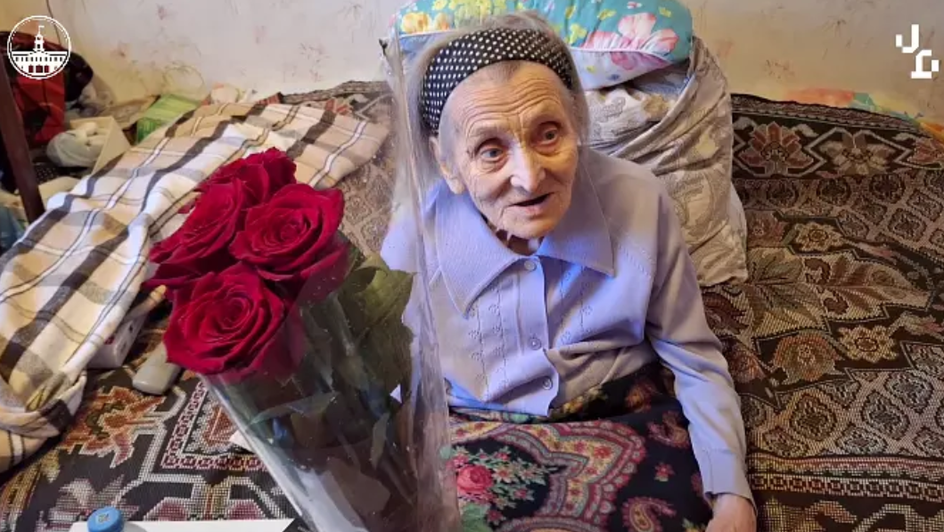 Жительница Колпинского района отметила 95-летний юбилей