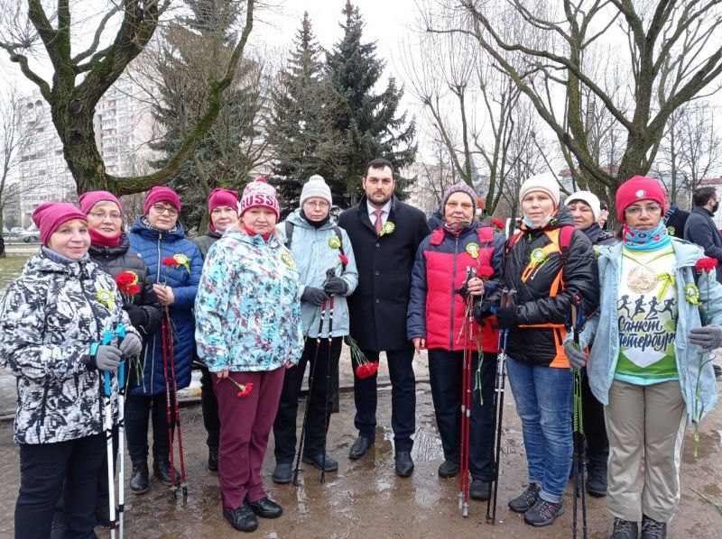 С 1 февраля возобновились занятия в клубе «Скандинавская ходьба в Колпино»