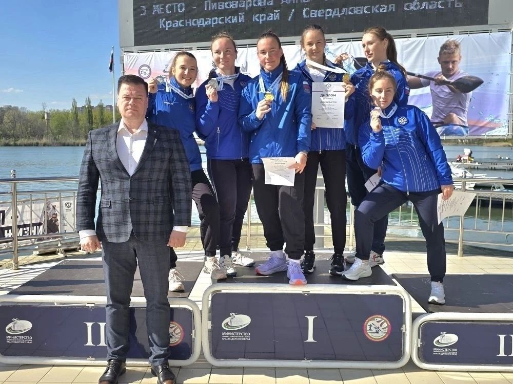 Спортсменки СШОР «Ижора» завоевали семь медалей на чемпионате и Кубке России по гребле