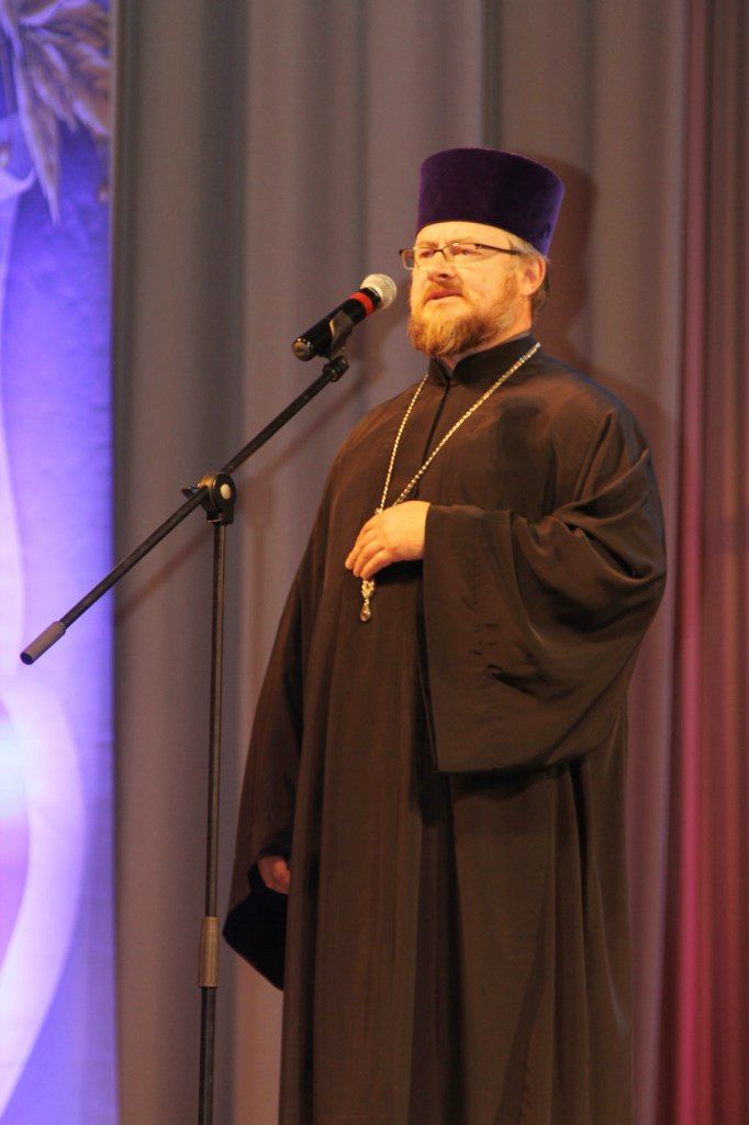 В ДК "Ижорский" сотрудники полиции отметили профессиональный праздник