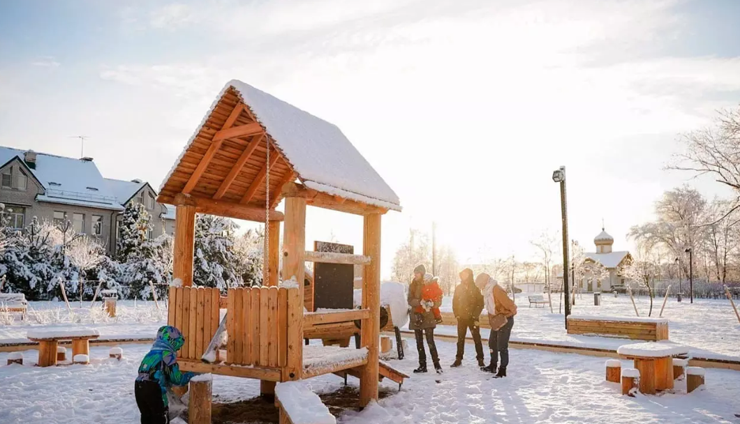 В Колпино высадили более 1100 деревьев и кустарников в новом сквере