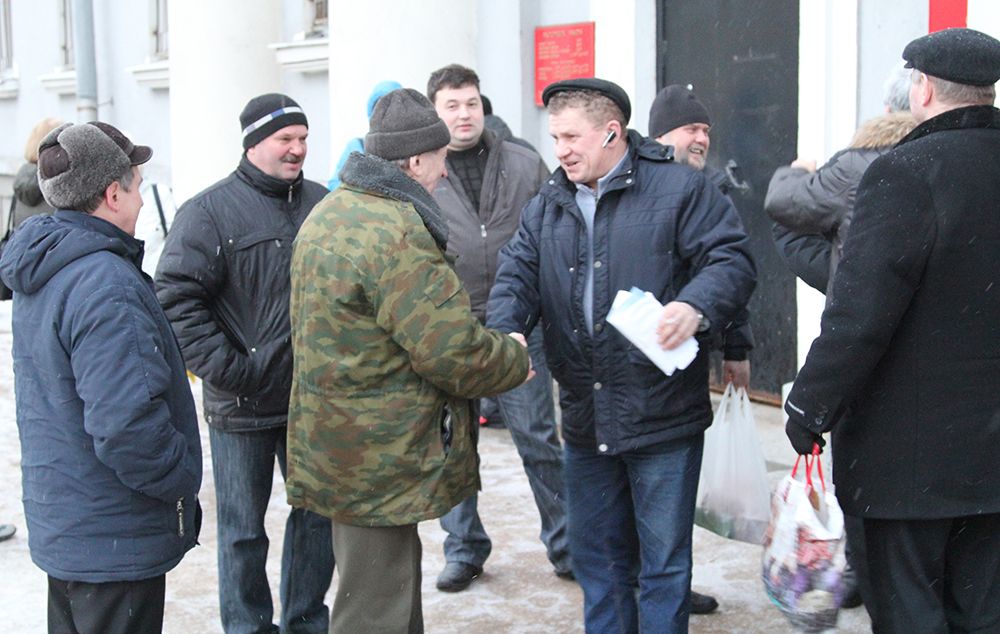 15 февраля – юбилей вывода Советских войск из Афганистана. Воинских почестей погибшим воинам отдано не будет. Но в Колпине к каждой могиле придут братья по оружию