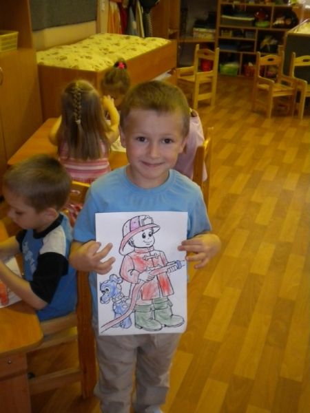 В детском саду № 51 Колпинского района Санкт-Петербурга прошел познавательно-развлекательный "Урок осторожности"