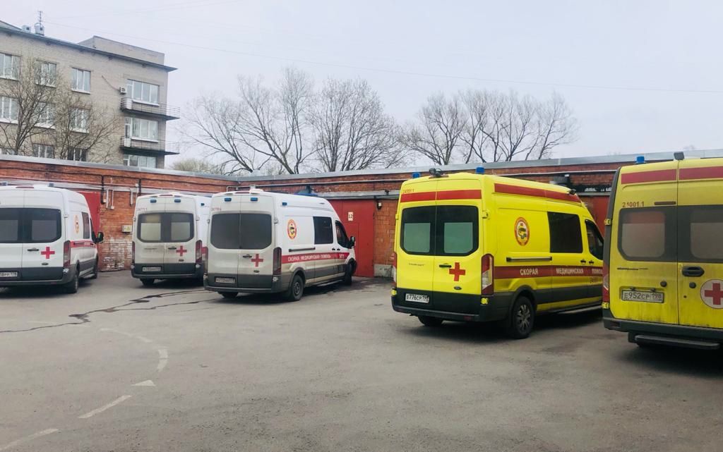 Глава Колпинского района Анатолий Повелий и глава ВМО г. Колпино Олег Милюта поздравили сотрудников скорой медицинской помощи района Глава Колпинского района Анатолий Повелий и глава ВМО г. Колпино Олег Милюта поздравили сотрудников скорой медицинской помощи района