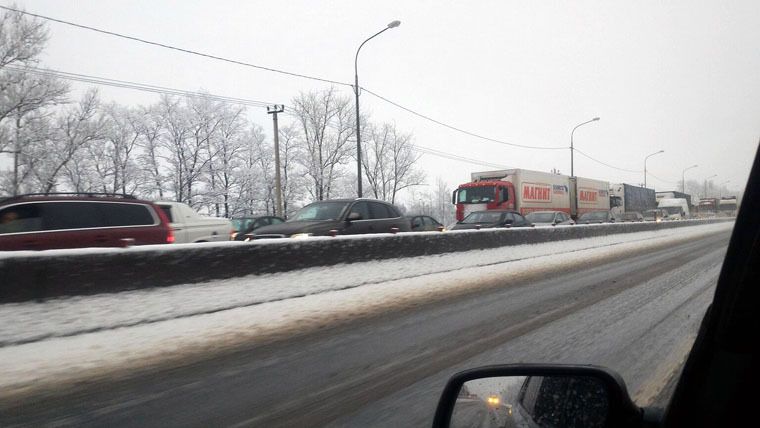 Движение по Московском шоссе ограничено из-за ДТП