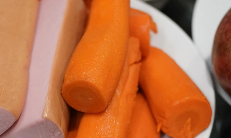 Почти половина россиян тратит до одного часа на приготовление оливье к Новому году