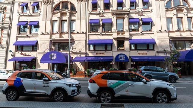 В ЗакСе выступили за налоги с такси и каршеринга в Петербурге В ЗакСе выступили за налоги с такси и каршеринга в Петербурге
