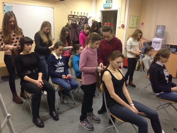 Прошел увлекательный мастер-класс по плетению кос