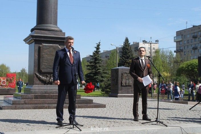 ФОТО: Торжественный митинг у стелы