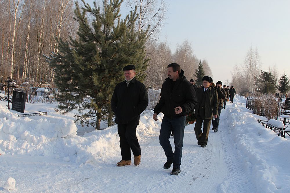 15 февраля – юбилей вывода Советских войск из Афганистана. Воинских почестей погибшим воинам отдано не будет. Но в Колпине к каждой могиле придут братья по оружию