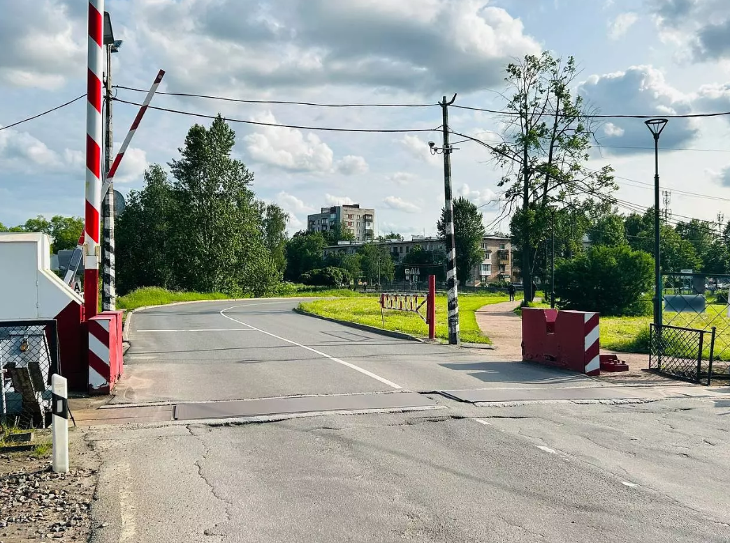 На Вознесенском шоссе на несколько дней закроют ж/д переезд