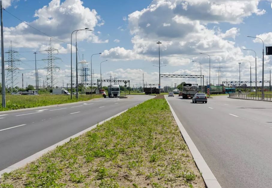 По реконструированным участкам Колпинского шоссе открыли движение
