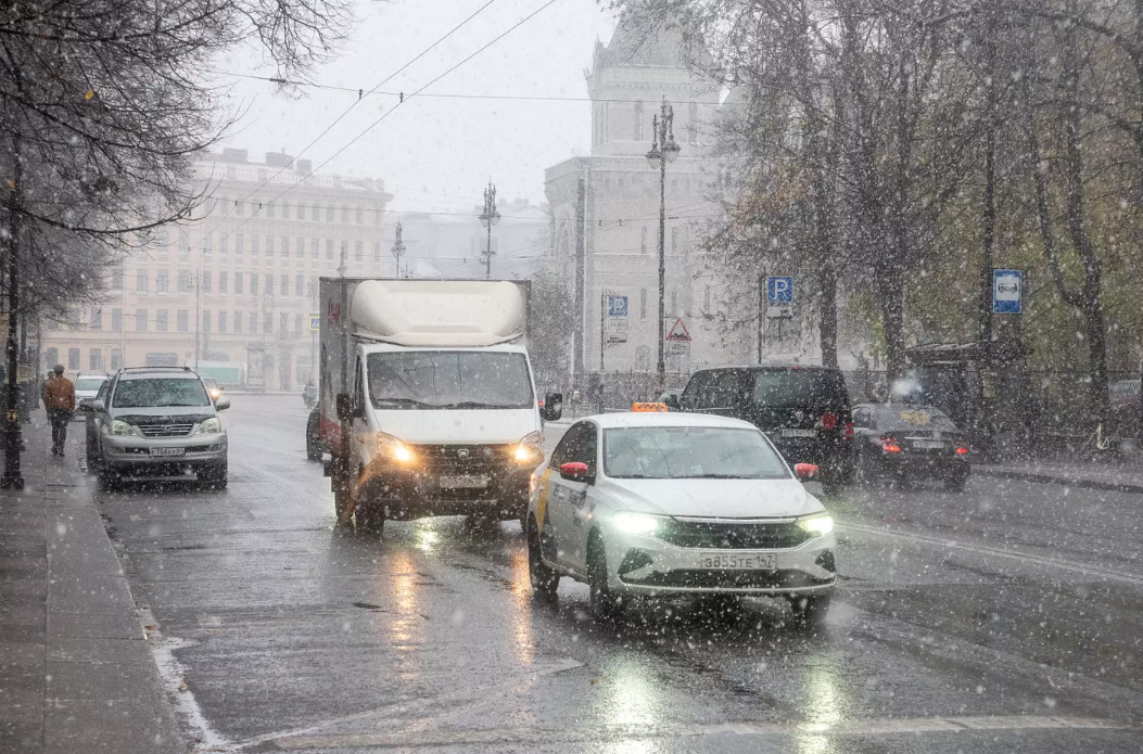 В Петербурге ожидается сильный ветер и гололедица