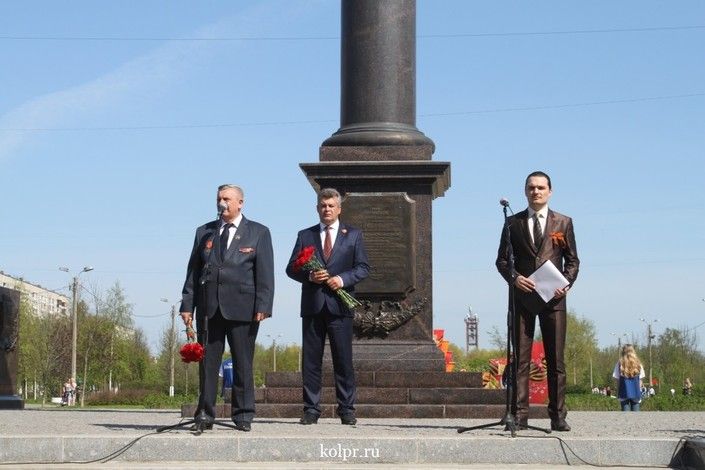 ФОТО: Торжественный митинг у стелы
