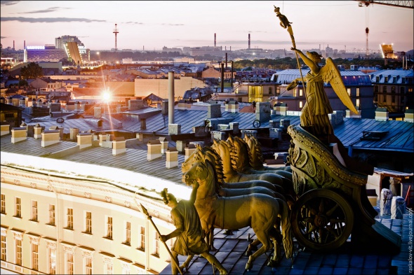 В&nbsp;Петербурге организовали первые официальные экскурсии по&nbsp;крышам