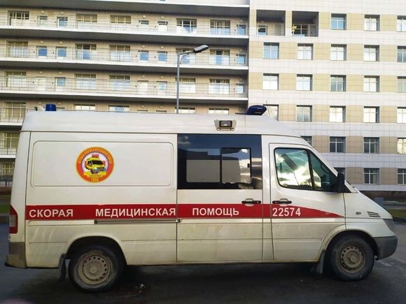 В Колпино школьница перенесла клиническую смерть, отравившись наркотиками, найденными возле школы В Колпино школьница перенесла клиническую смерть, отравившись наркотиками, найденными возле школы