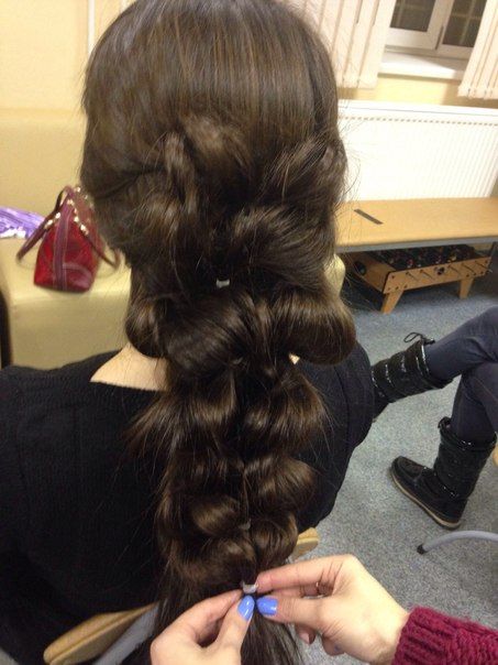 Прошел увлекательный мастер-класс по плетению кос