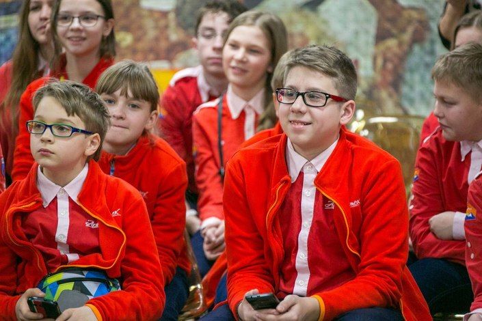 Воспитанники Детской школы искусств № 11 посетили международный центр «Артек»