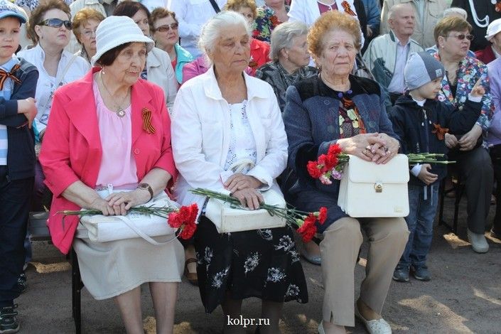 ФОТО: Торжественный митинг у стелы