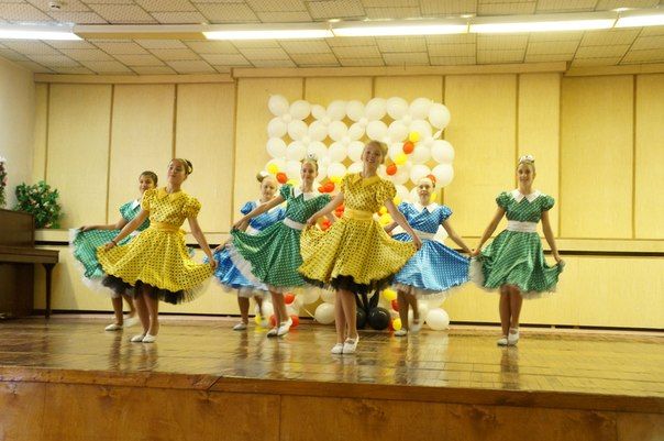 Творческие коллективы Колпинского района поздравили юных пациентов Детской городской больницы № 22