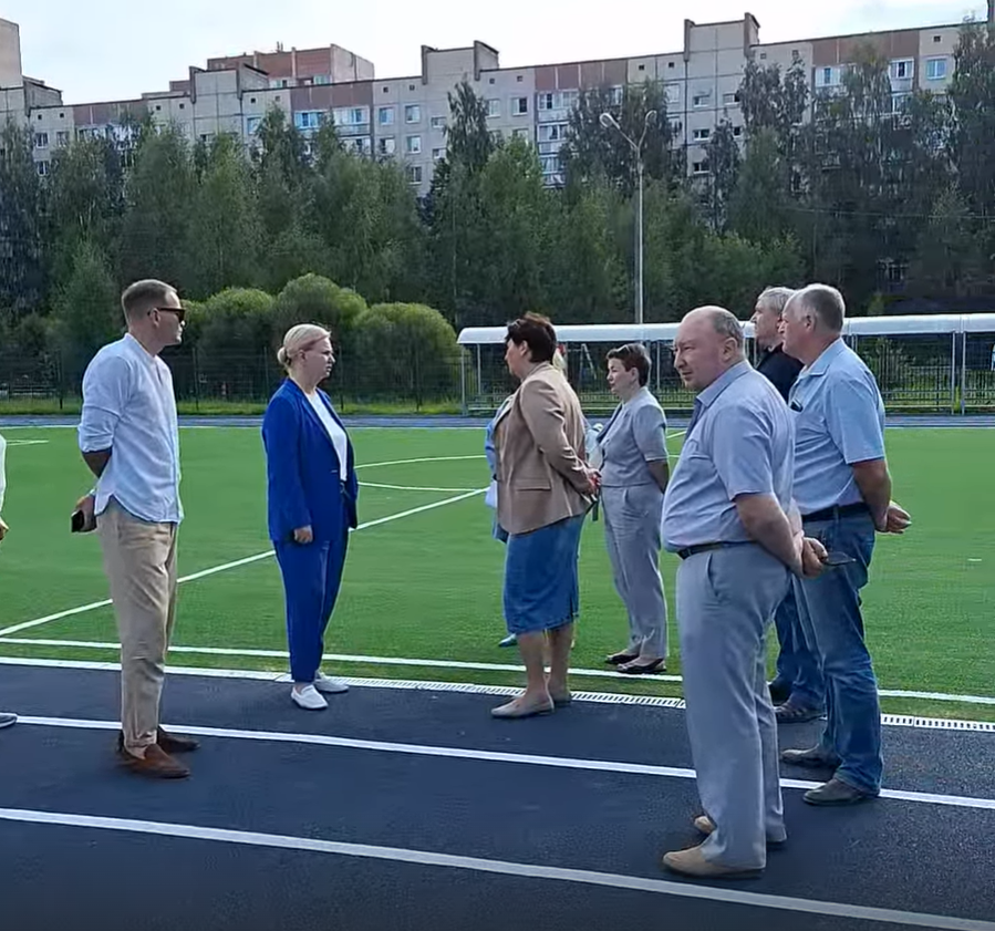 Глава района Юлия Логвиненко проверила ход проведения ремонтных работ в учреждениях молодежной политики и образования