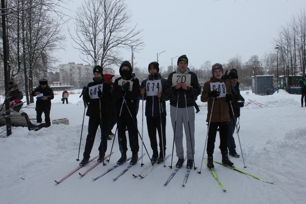 В Колпино прошли соревнования по биатлону «Гонка военных патрулей»