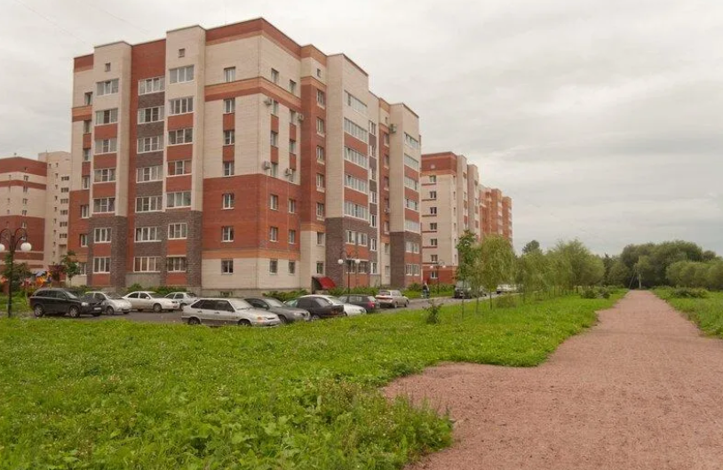 Неизвестный выстрелил в девочку-подростка из пневматического пистолета в посёлке Тельмана