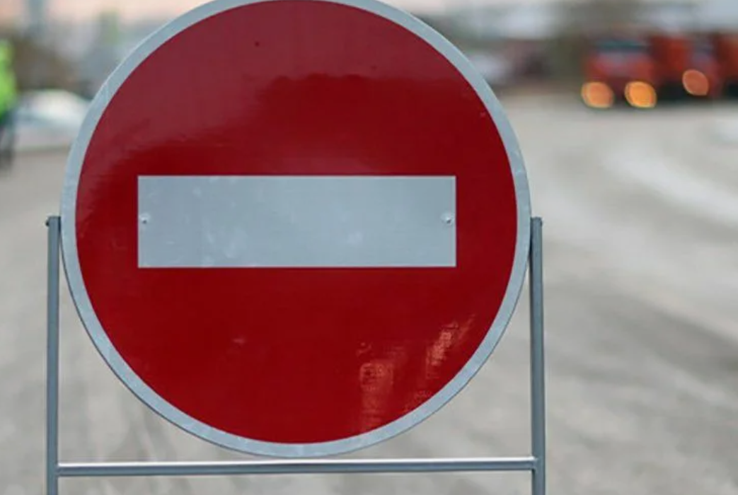 С 8 января в Петербурге введут временные ограничения на движение транспорта в Василеостровском и Петроградском районах. Об этом сообщила пресс-служба ГАТИ, передаёт «Вечерний Санкт-Петербург».  Сообщается, что в Василеостровском районе в связи с производс