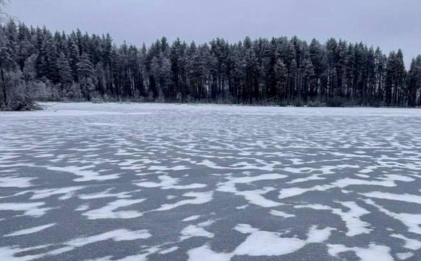 Петербургские туристы перевернулись на аэролодке в Карелии