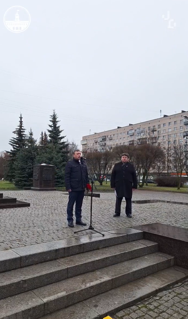 Торжественный митинг в честь Дня Героев Отечества прошёл у стелы «Колпино – город воинской славы»