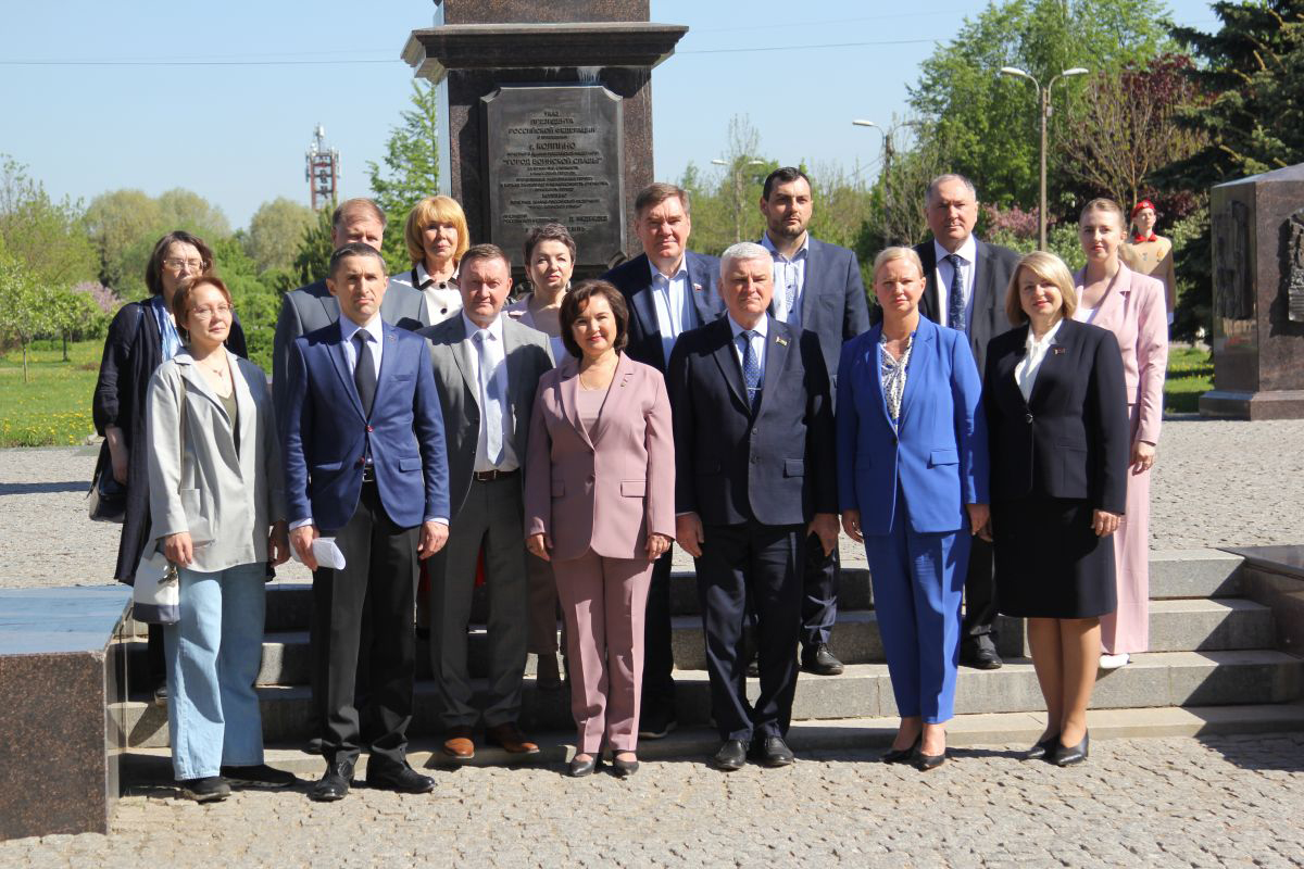Комиссия Межпарламентской Ассамблеи СНГ посетила Колпинский район