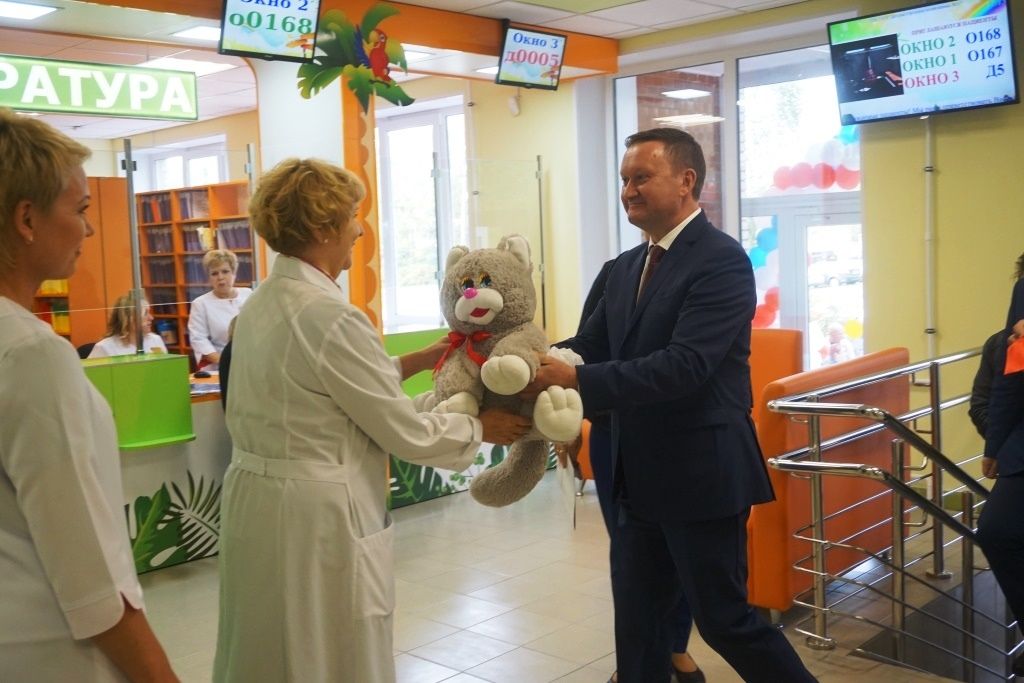 В Колпинском районе после капитального ремонта открылась Детская поликлиника