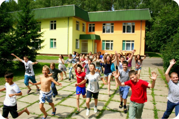 Около 60 административных дел возбудили после проверки детских лагерей Петербурга