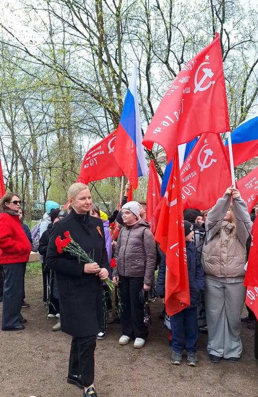 В Понтонном возложили цветы к «Стене памяти» В Понтонном возложили цветы к «Стене памяти»