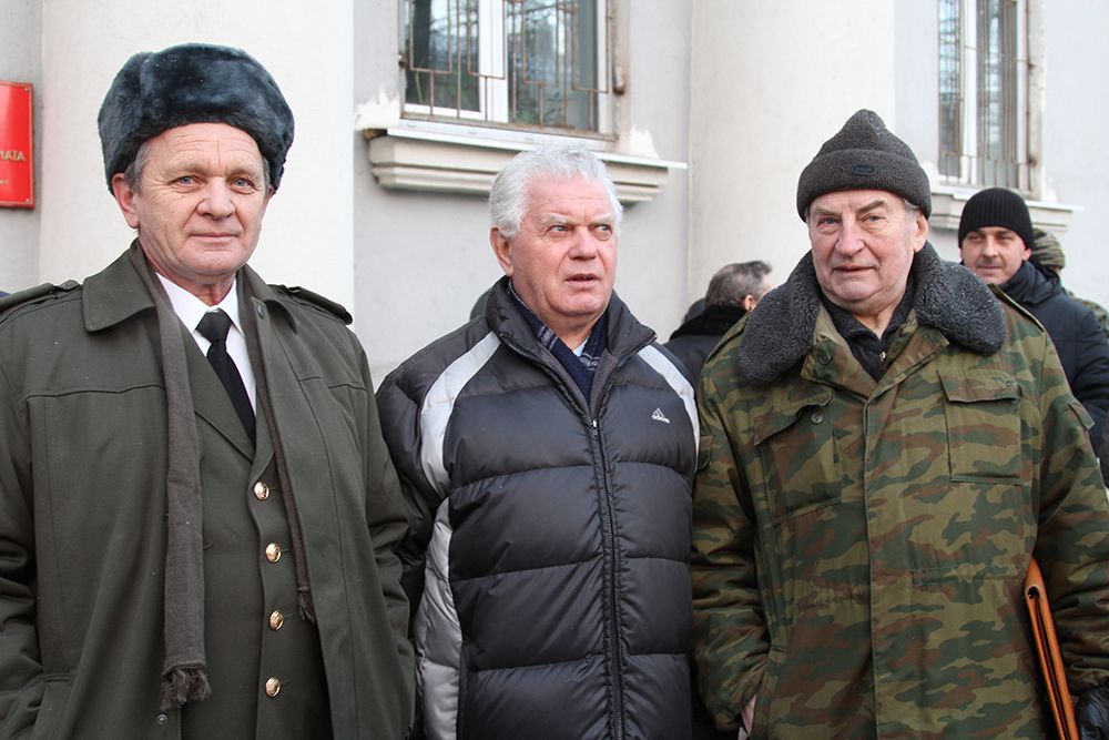 15 февраля – юбилей вывода Советских войск из Афганистана. Воинских почестей погибшим воинам отдано не будет. Но в Колпине к каждой могиле придут братья по оружию