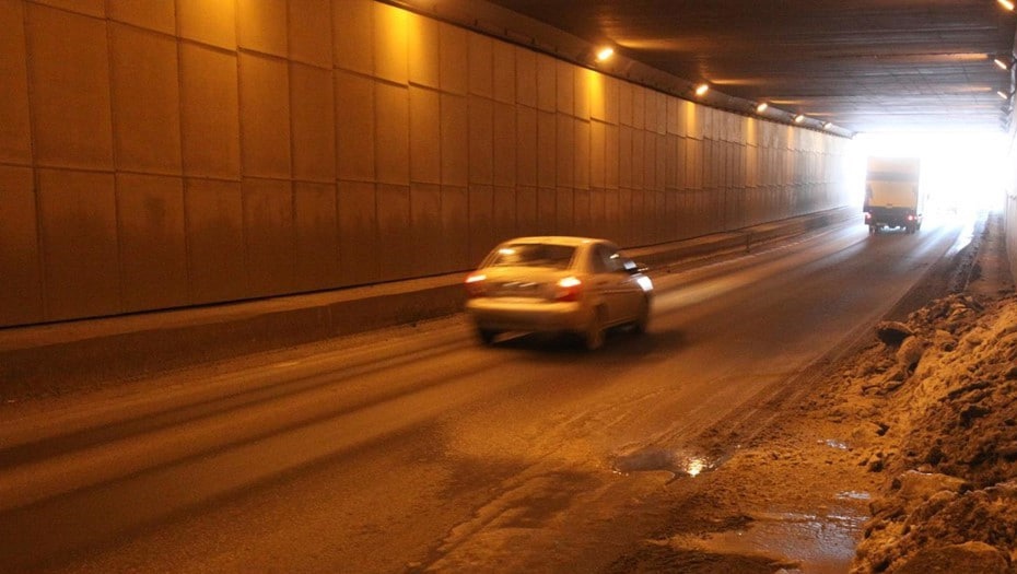 В тоннеле петербургской дамбы на два дня ограничат движение транспорта