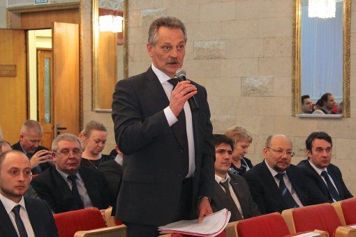 Перспективы работы предприятий общественного автотранспорта в 2015 году обсудили с участием вице-губернатора И.Н.Албина в Колпино