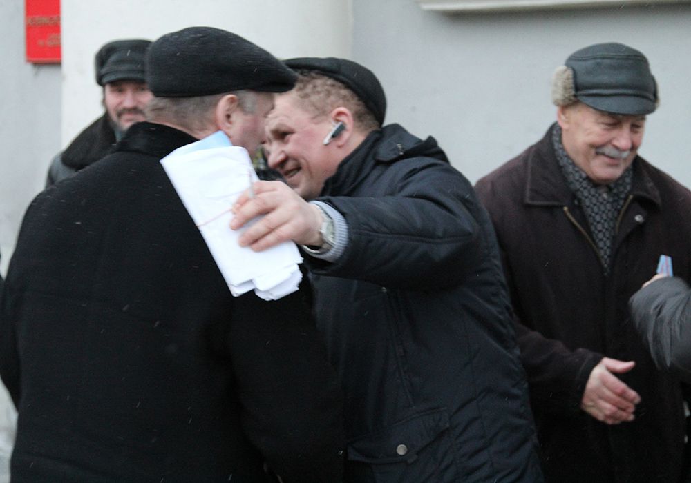 15 февраля – юбилей вывода Советских войск из Афганистана. Воинских почестей погибшим воинам отдано не будет. Но в Колпине к каждой могиле придут братья по оружию