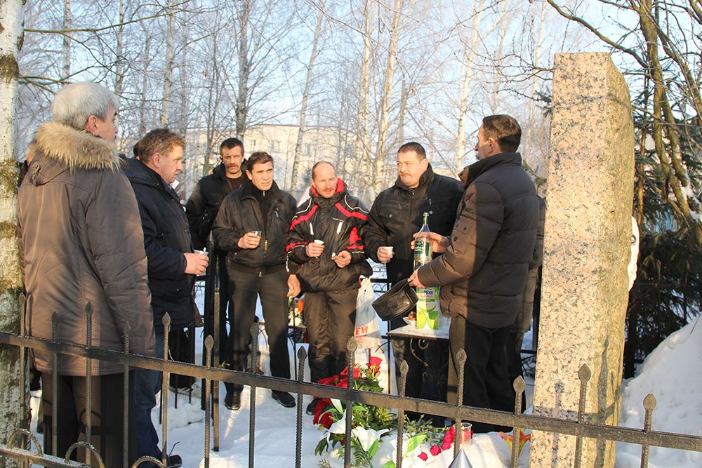 15 февраля – юбилей вывода Советских войск из Афганистана. Воинских почестей погибшим воинам отдано не будет. Но в Колпине к каждой могиле придут братья по оружию