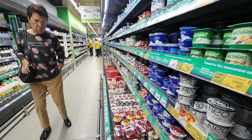 В Петербурге изъяли из продажи почти 17 тыс. просроченных молочных продуктов