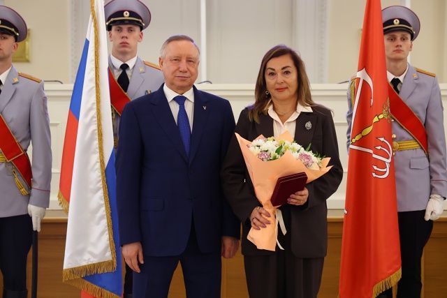 Поздравляем жительницу Колпинского района с высоким признанием!