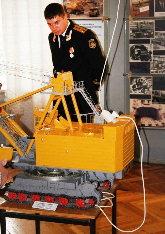 Экипаж подлодки «Колпино» провел первую высадку в городе